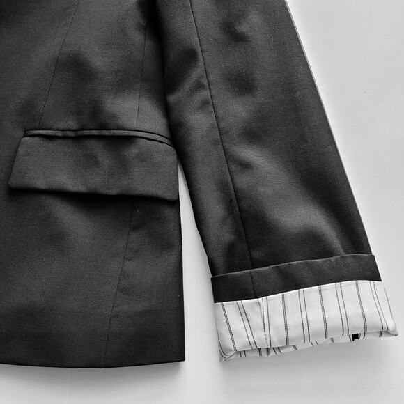 Theory 100% Wool Single Breasted Blazer Contrast Cuffs Size 10 Black Parisian - Picture 7 of 13